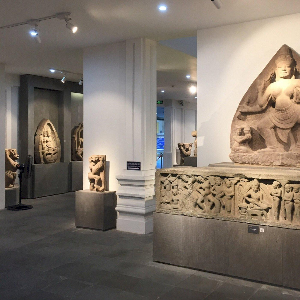 Situated on 2 Thang 9 Street, the museum lies in the vibrant center of Da Nang City